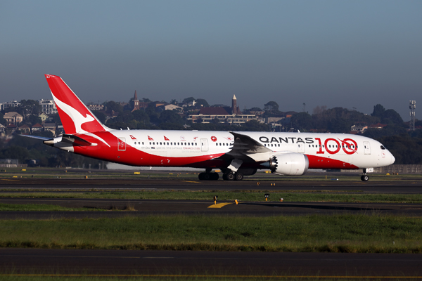 QANTAS BOEING 787 9 SYD RF 002A1273.jpg