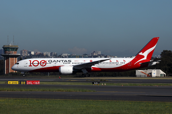 QANTAS BOEING 787 9 SYD RF 002A1327.jpg