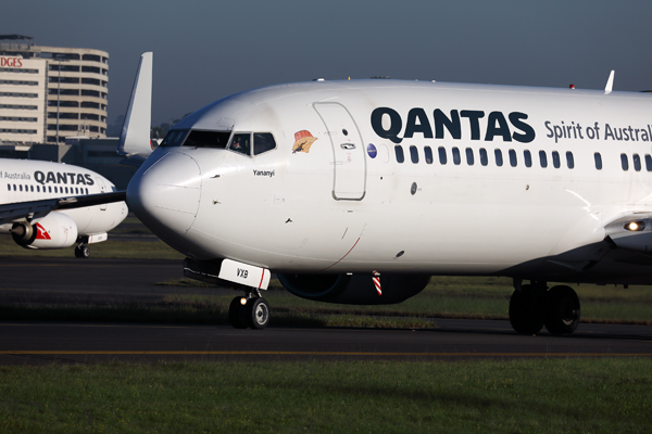 QANTAS BOEING 737 800s SYD RF 002A1256.jpg