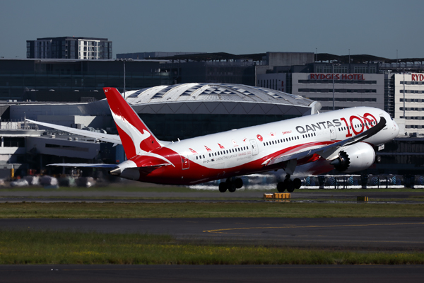 QANTAS BOEING 787 9 SYD RF 002A1335.jpg