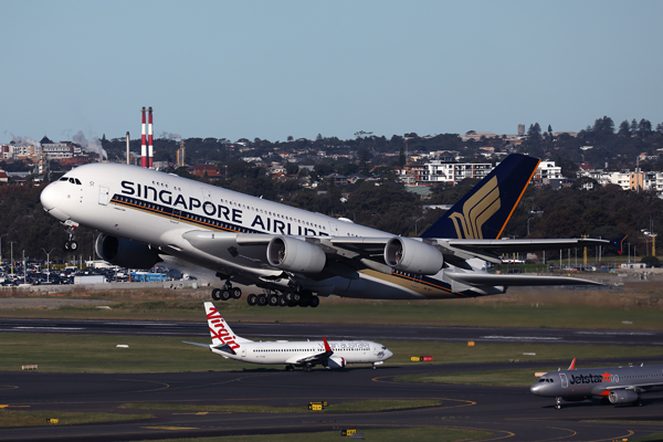 SINGAPORE AIRLINES AIRBUS A380 SYD RF 002A1424.jpg