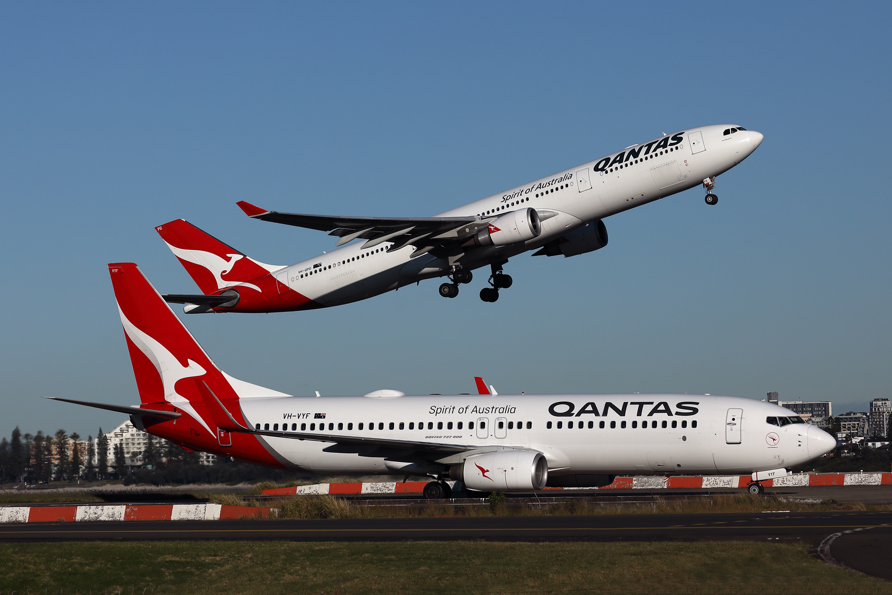 QANTAS AIRCRAFT SYD RF 002A1668.jpg