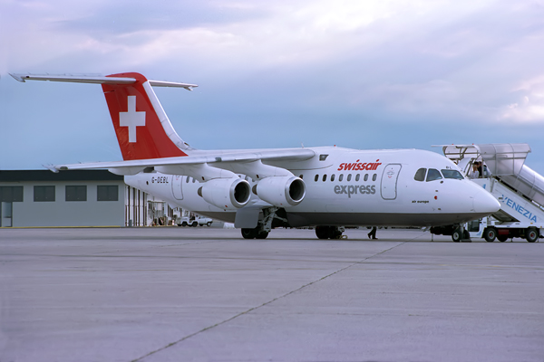 SWISSAIR EXPRESS BAE 146 200 VCE RF 1390 13.jpg