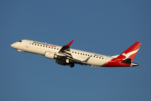 QANTAS LINK EMBRAER 190 BNE RF 002A2130.jpg