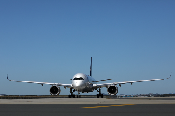 SINGAPORE AIRLINES AIRBUS A350 900 BNE RF 002A2211.jpg