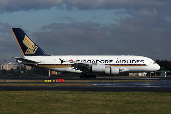 SINGAPORE AIRLINES AIRBUS A380 SYD RF 002A2075.jpg