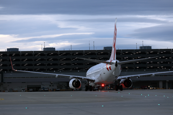 VIRGIN AUSTRALIA BOEING 737 800 MEL RF 002A2411.jpg