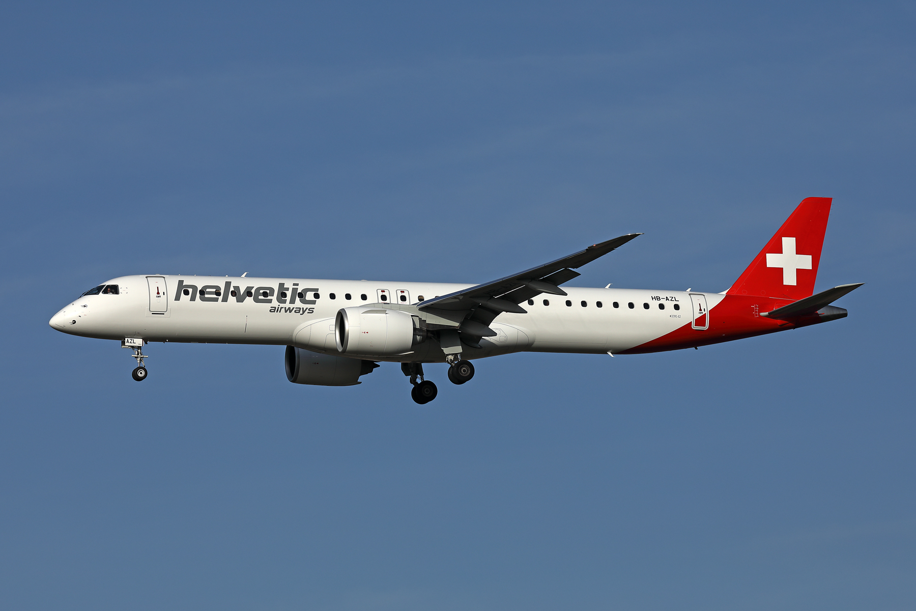 HELVETIC EMBRAER E195 E2 FCO RF 002A2699.jpg