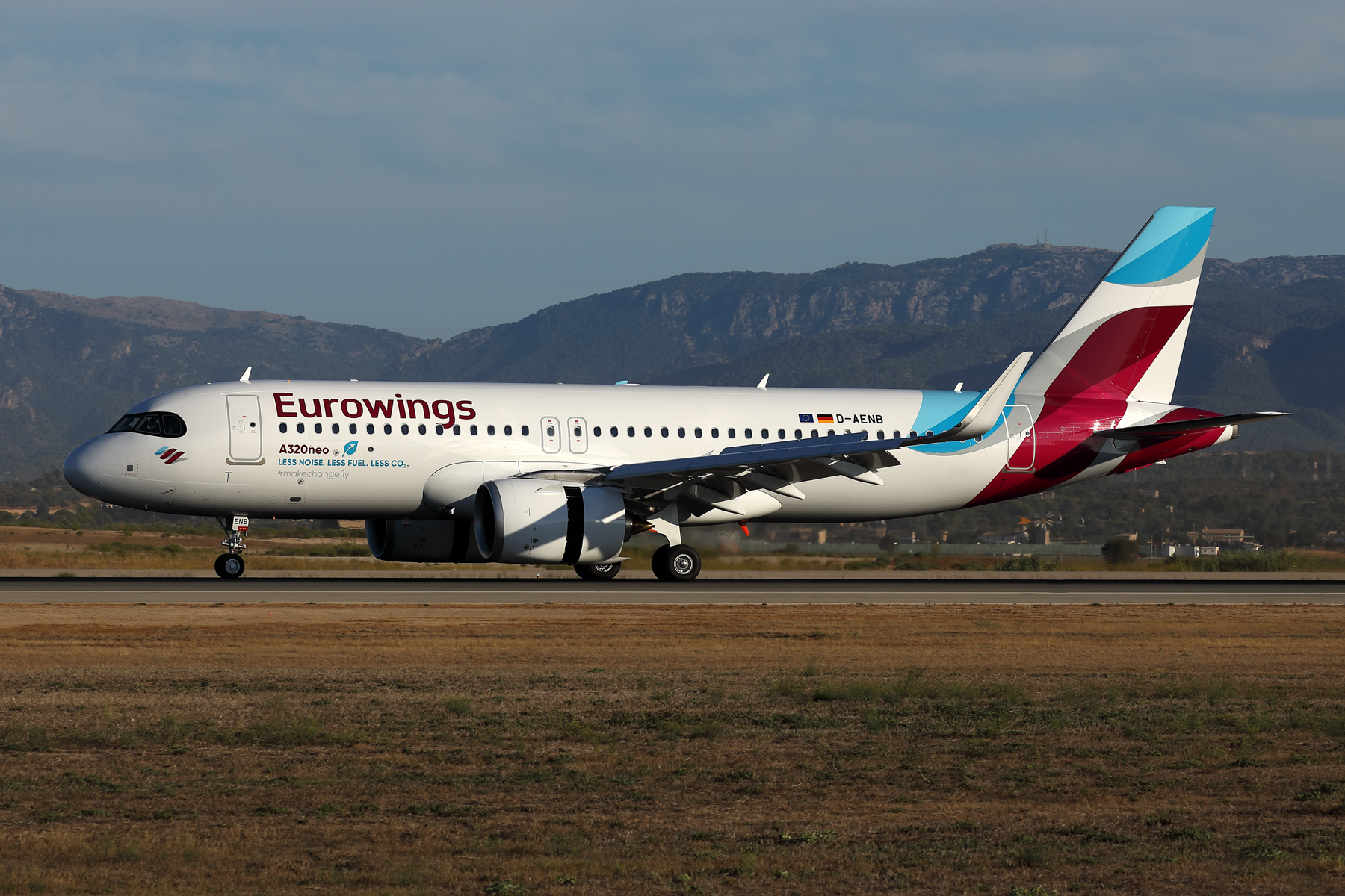 EUROWINGS AIRBUS A320 NEO PMI RF 002A3362.jpg