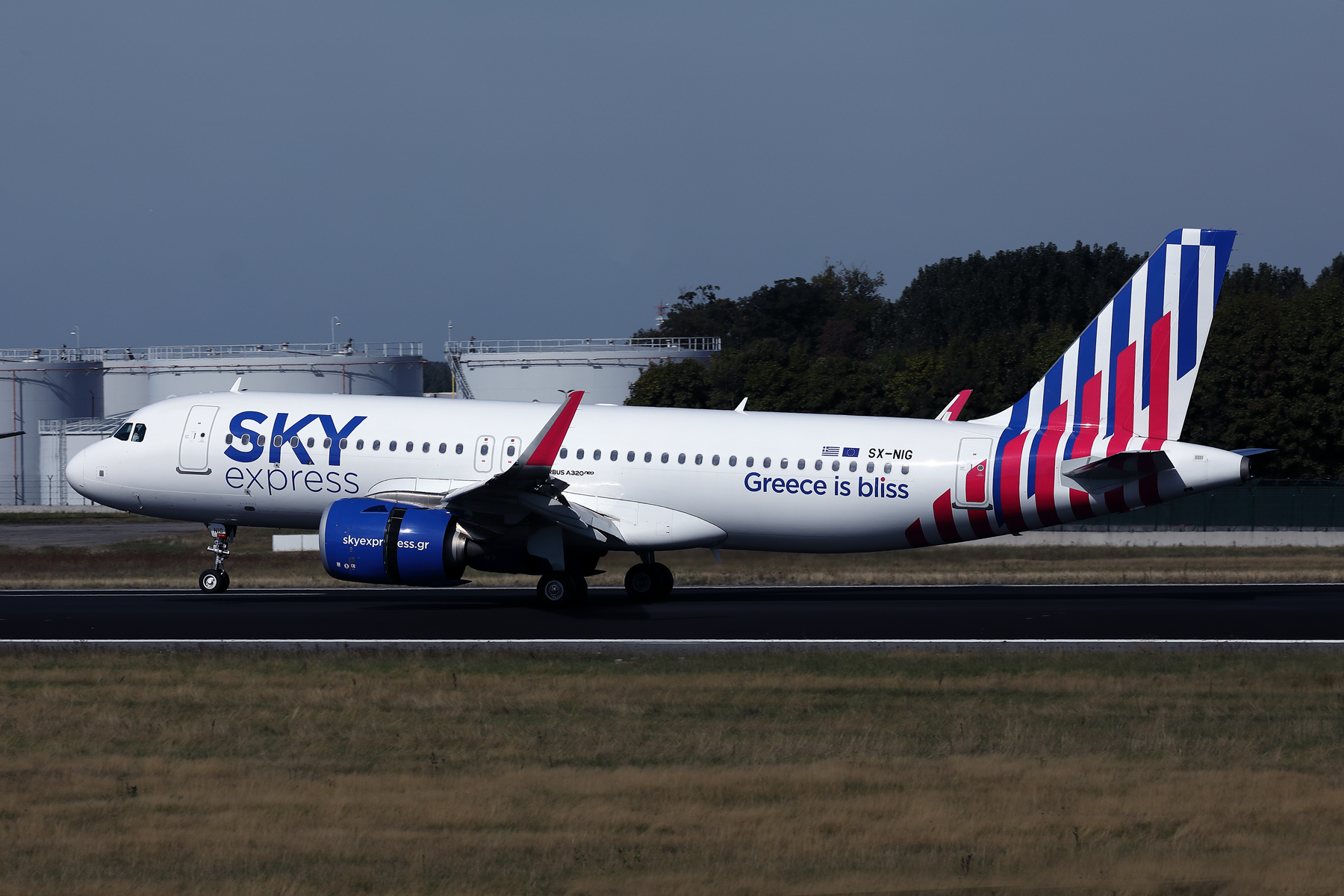 SKY EXPRESS AIRBUS A320 NEO BRU RF 002A3999.jpg