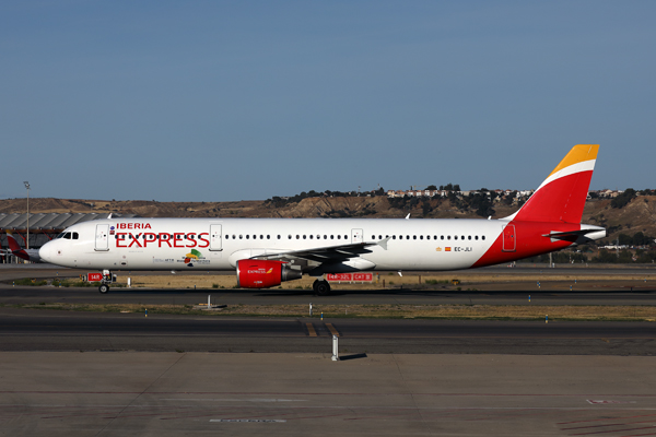 IBERIA EXPRESS AIRBUS A321 MAD RF 002A4564.jpg