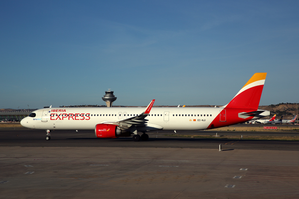 IBERIA EXPRESS AIRBUS A321 MAD RF 5K5A9313.jpg