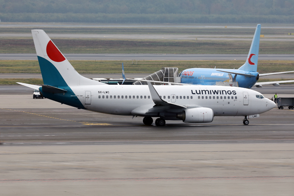 LUMIWINGS BOEING 737 700 MXP RF 002A4184.jpg