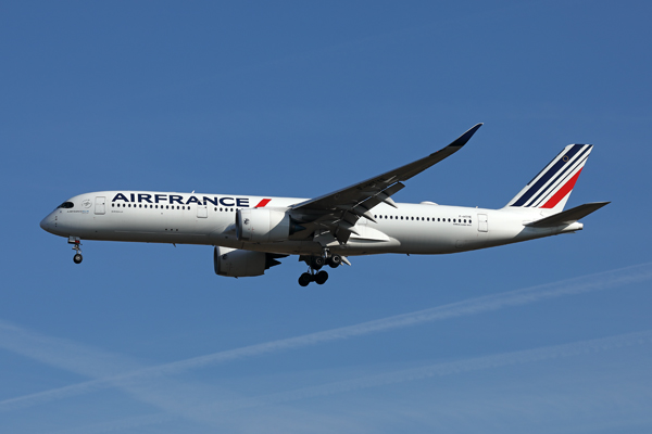 AIR FRANCE AIRBUS A350 900 CDG RF 002A3138.jpg