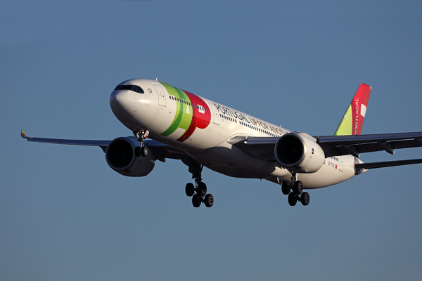 TAP AIR PORTUGAL AIRBUS A330 900 NEO LIS RF 002A4370.jpg