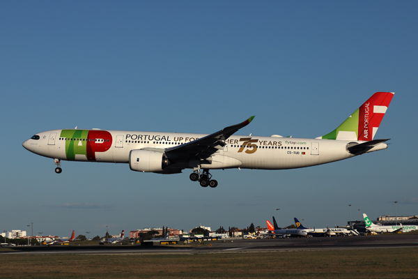 TAP AIR PORTUGAL AIRBUS A330 900 NEO LIS RF 002A4374.jpg