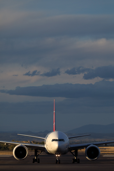 TURKISH AIRLINES BOEING 777F MAD RF 002A4761.jpg