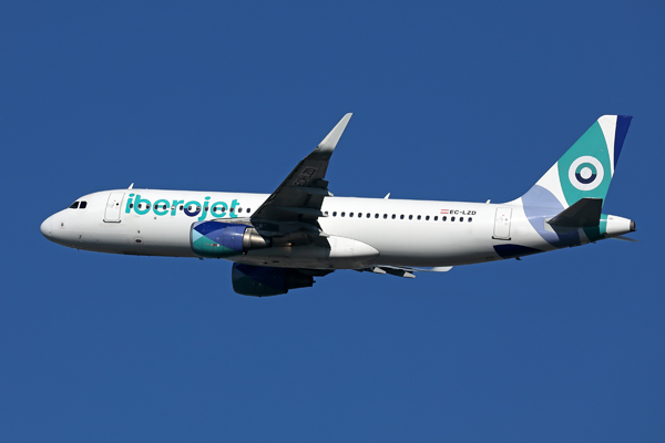 iberojet airbus a320 bru rf 002A4902.jpg