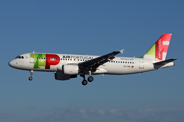 TAP AIR PORTUGAL AIRBUS A320 LIS RF 002A4333.jpg