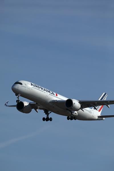 AIR FRANCE AIRBUS A350 900 CDG RF 002A3158.jpg