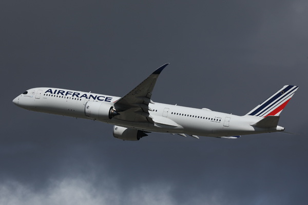 AIR FRANCE AIRBUS A350 900 CDG RF 002A2984.jpg