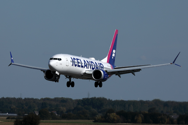 ICELANDAIR BOEING 737 MAX 8 BRU RF  002A3973.jpg