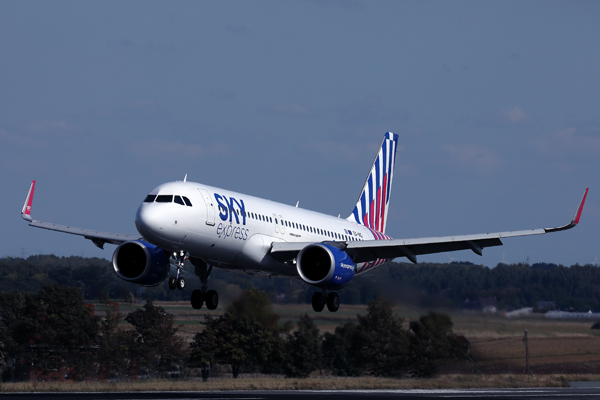 SKY EXPRESS AIRBUS A320 NEO BRU RF 002A3994.jpg