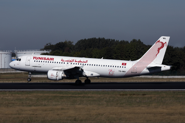 TUNIS AIR AIRBUS A320 BRU RF 002A3931.jpg