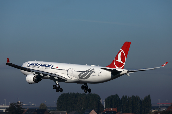 TURKISH AIRLINES AIRBUS A330 300 BRU RF 002A4853.jpg