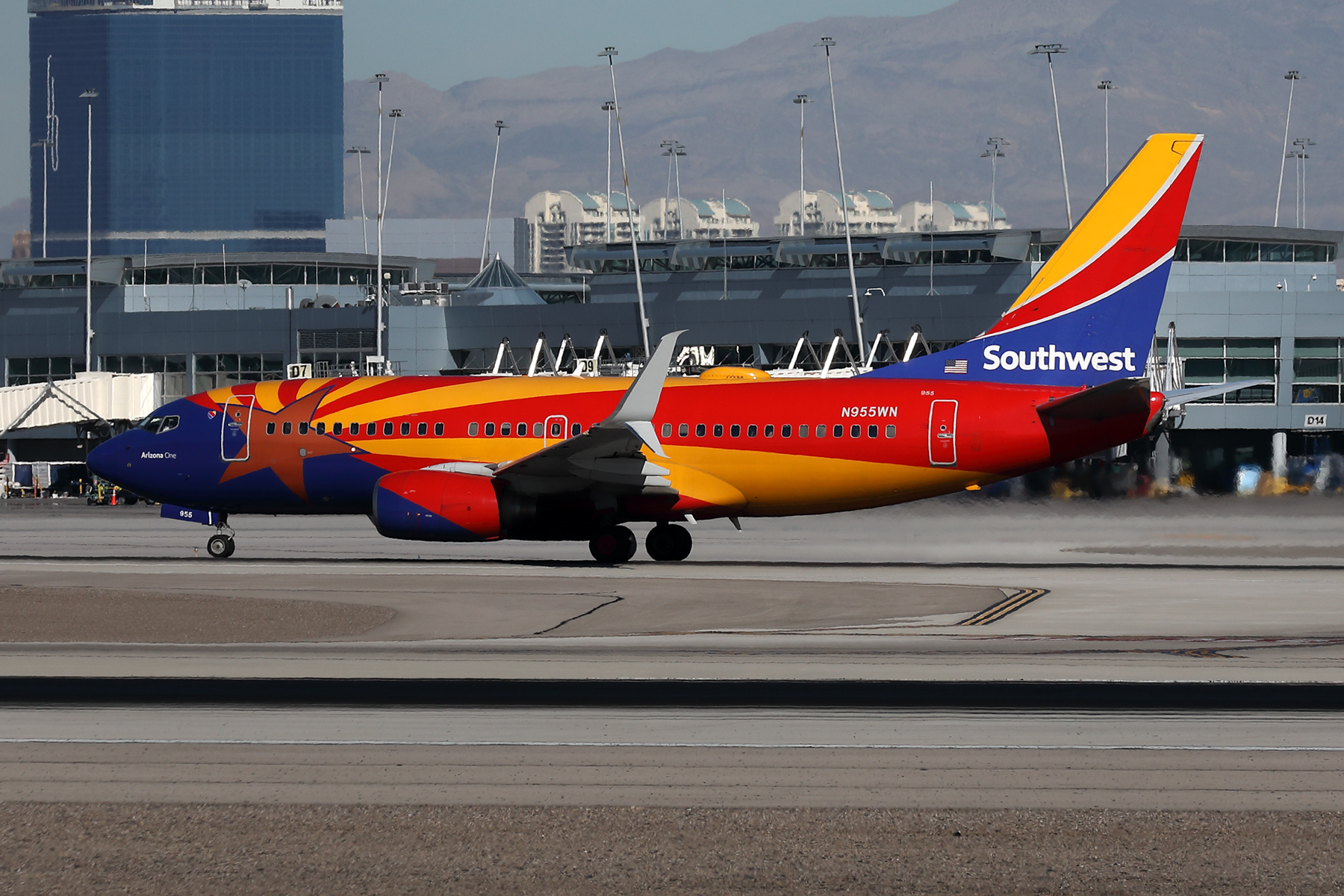 SOUTHWEST BOEING 737 700 LAS RF 002A5685.jpg