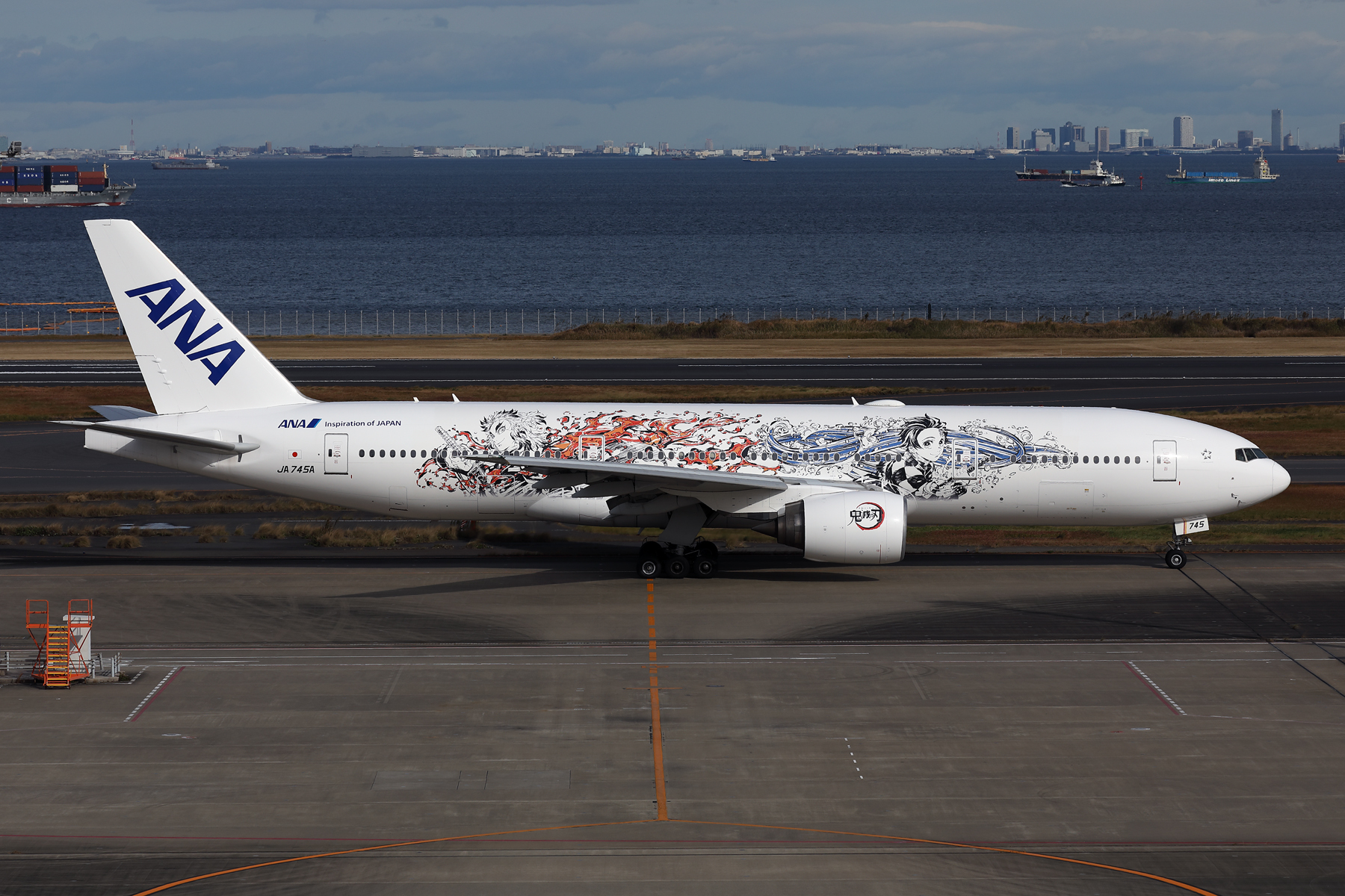 ANA BOEING 777 200 HND RF 002A6792.jpg