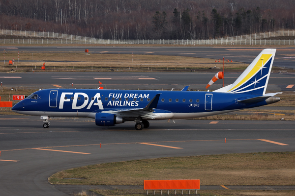 FUJI DREAM AIRLINES EMBRAER 175 JA13FJ CTS RF 002A6586.jpg
