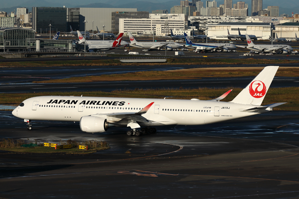 JAPAN AIRLINES AIRBUS A350 900 HND RF 002A6715.jpg
