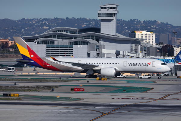 ASIANA AIRBUS A350 900 LAX RF 002A5333.jpg