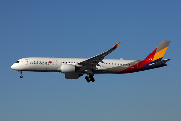 ASIANA AIRBUS A350 900 LAX RF 002A5452.jpg