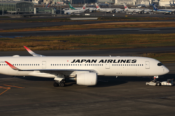 JAPAN AIRLINES AIRBUS A350 900 HND RF 002A6424.jpg