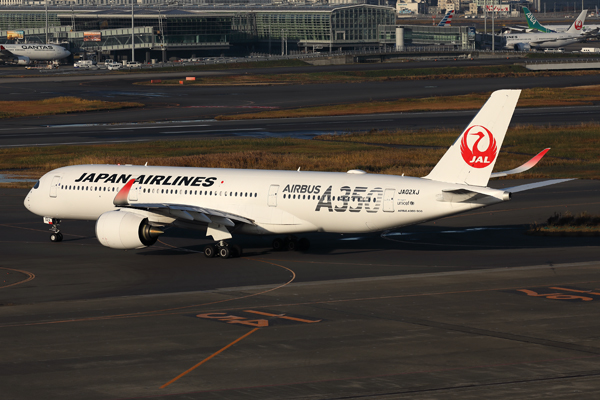 JAPAN AIRLINES AIRBUS A350 900 HND RF 002A6430.jpg