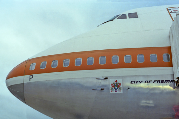 QANTAS BOEING 747 200 SYD RF 041 11.jpg