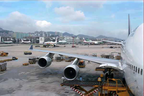 AIRCRAFT HKG RF 211 34.jpg