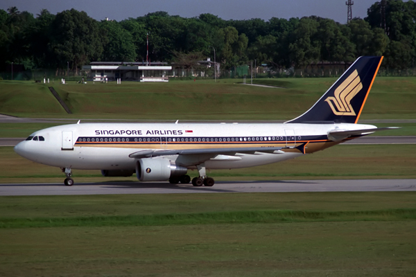 SINGAPORE AIRLINES AIRBUS A310 300 SIN RF 212 29.jpg