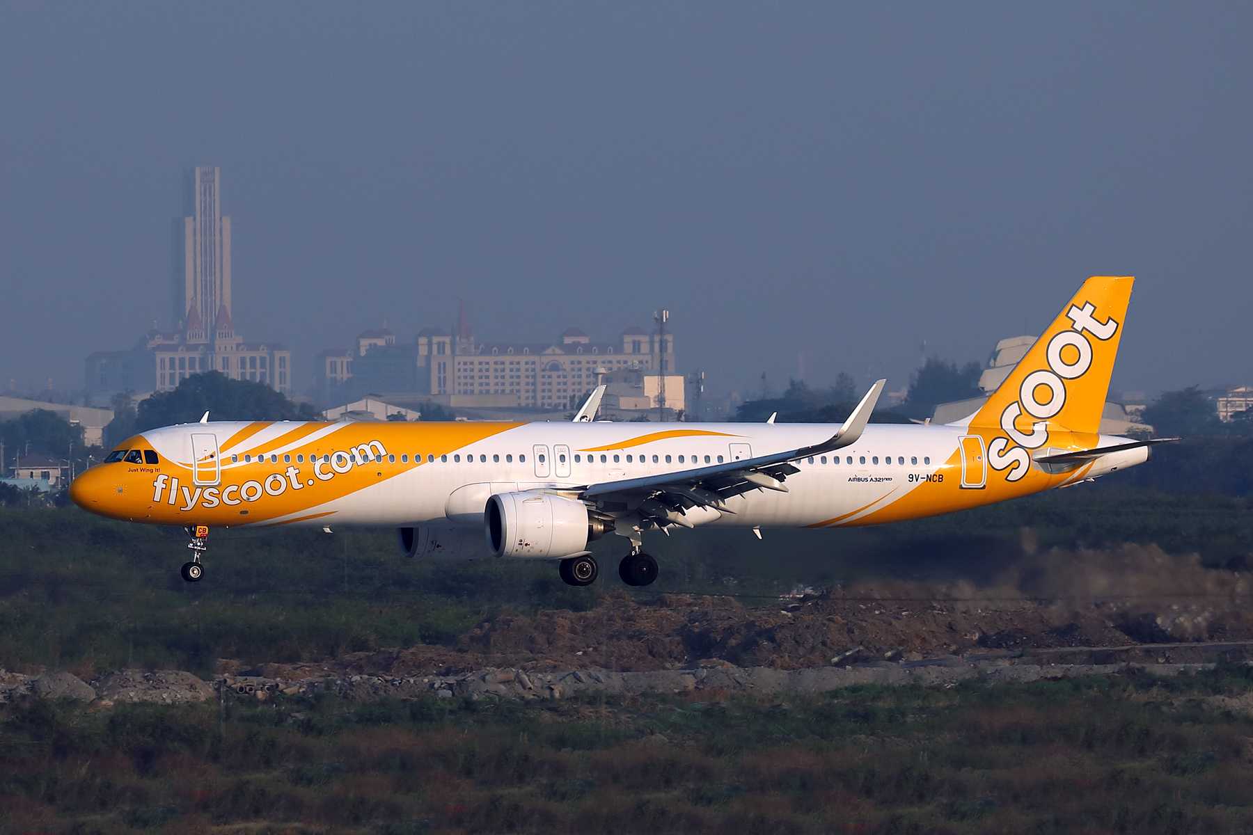 SCOOT AIRBUS A321 NEO BKK RF 002A7620.jpg