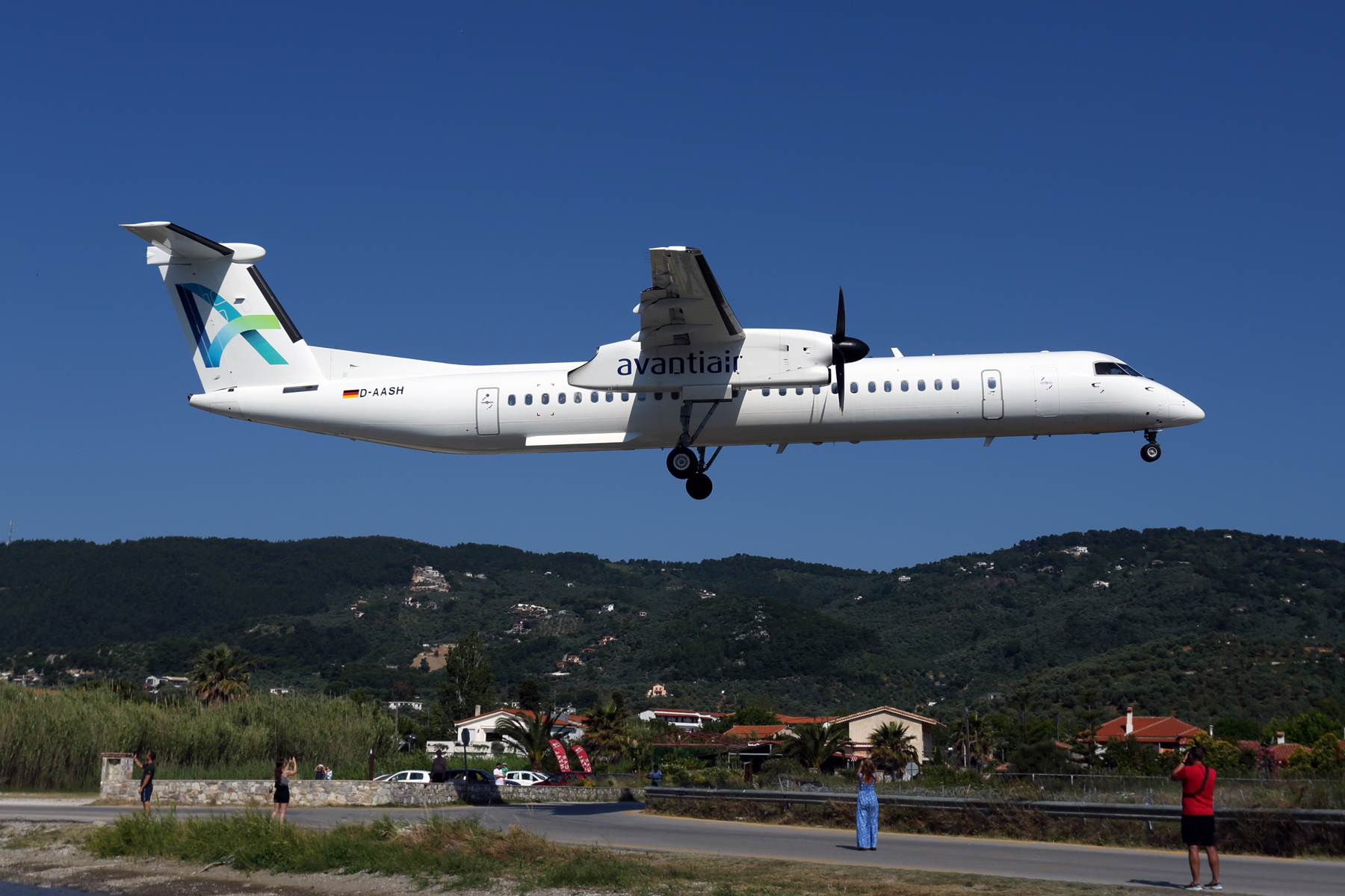 AVANTAIR DASH 8 400 JSI RF 5K5A9788.jpg