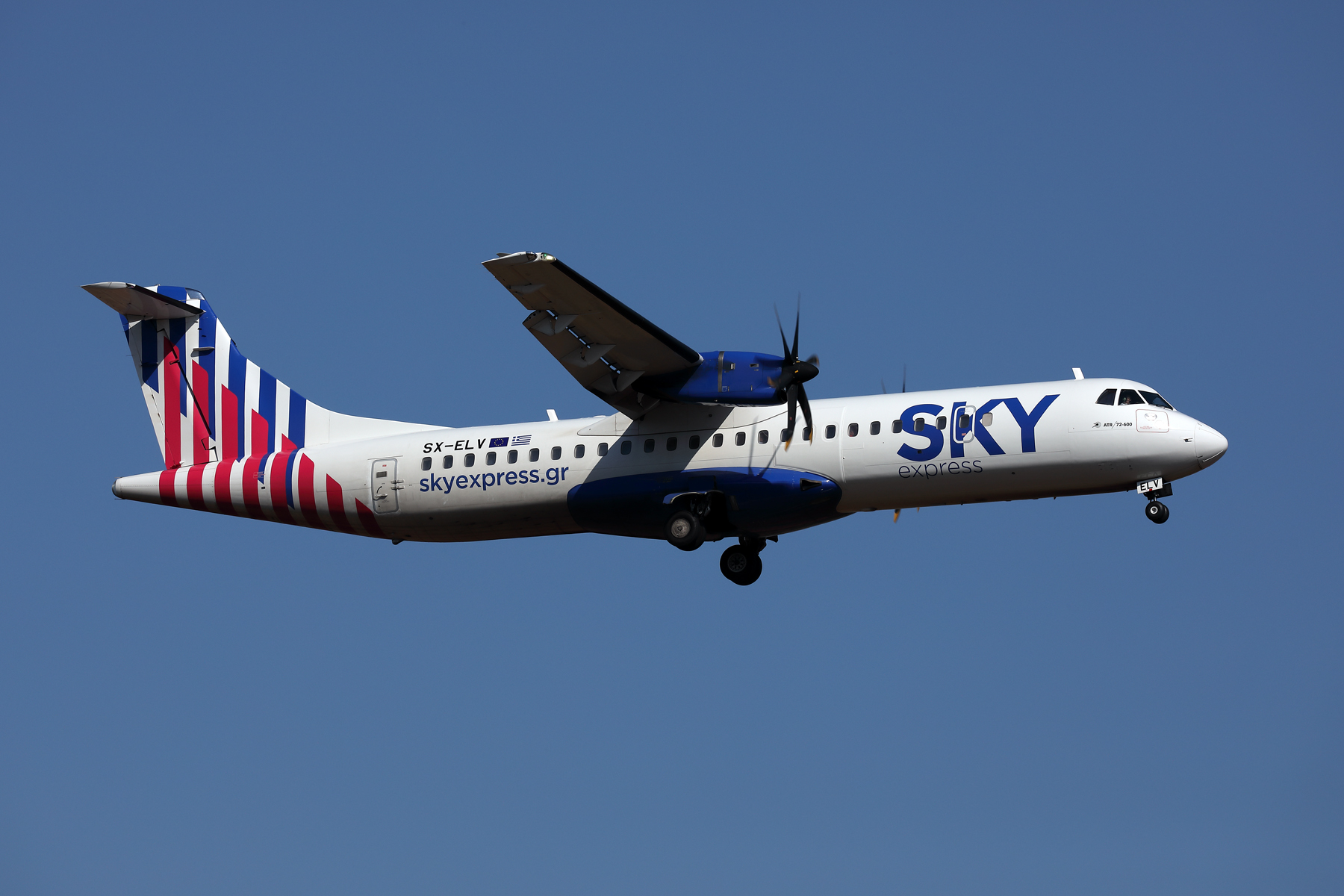 SKY EXPRESS ATR72 ATH RF 002A8108.jpg