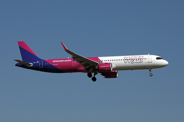 WIZZ AIRBUS A321 NEO ATH RF 002A8116.jpg