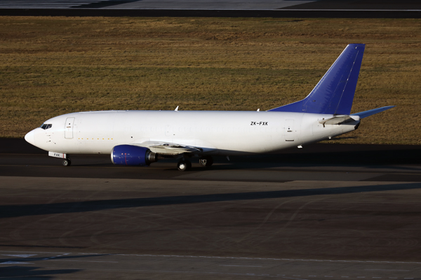 AIR WORK BOEING 737 300F SYD RF 002A8677.jpg