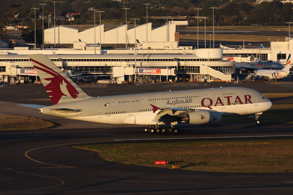 QATAR AIRBUS A380 SYD RF 002A8707.jpg