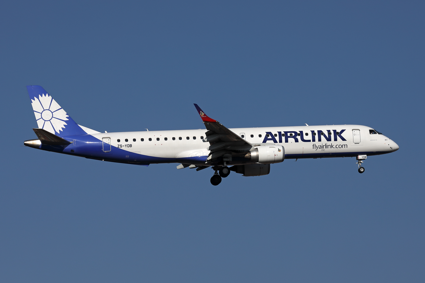 AIRLINK EMBRAER 190 JNB RF 002A0035.jpg