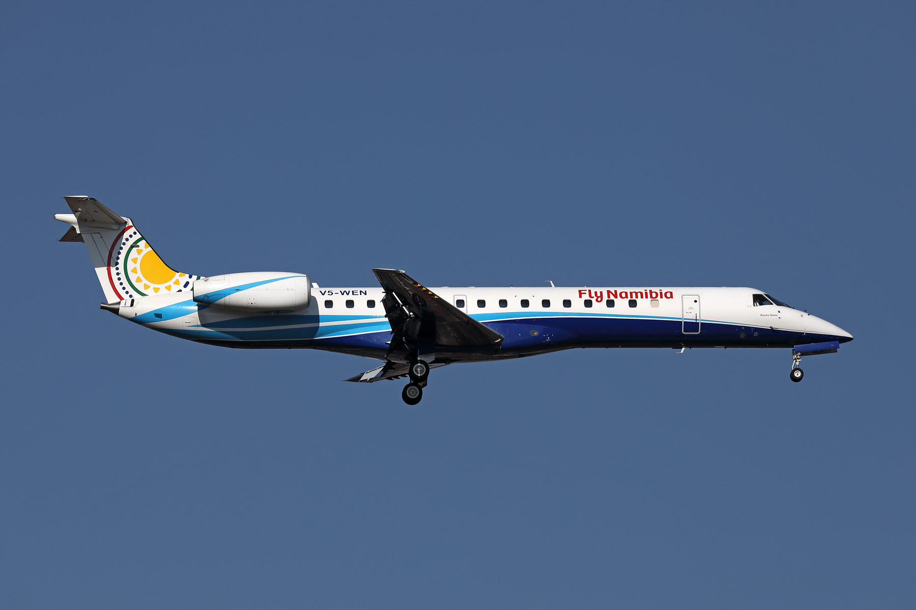 FLY NAMIBIA EMBRAER 145 JNB RF 002A0017.jpg