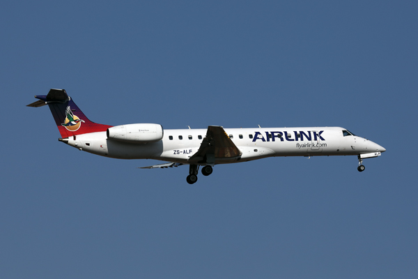 AIRLINK EMBRAER 140LR JNB RF002A0007.jpg