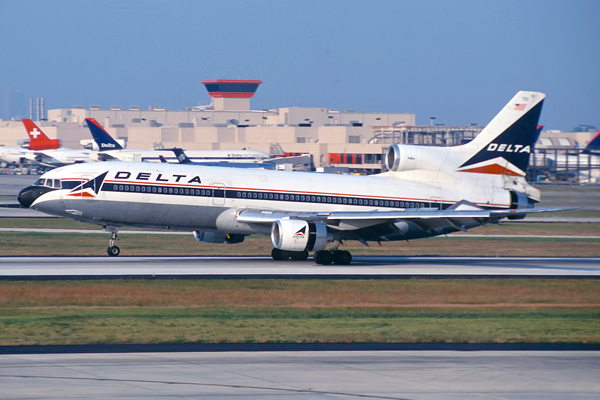 DELTA LOCKHEED L1011 ATL RF FUJI.jpg